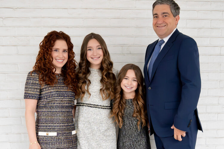 Alumni establish new undergraduate scholarship