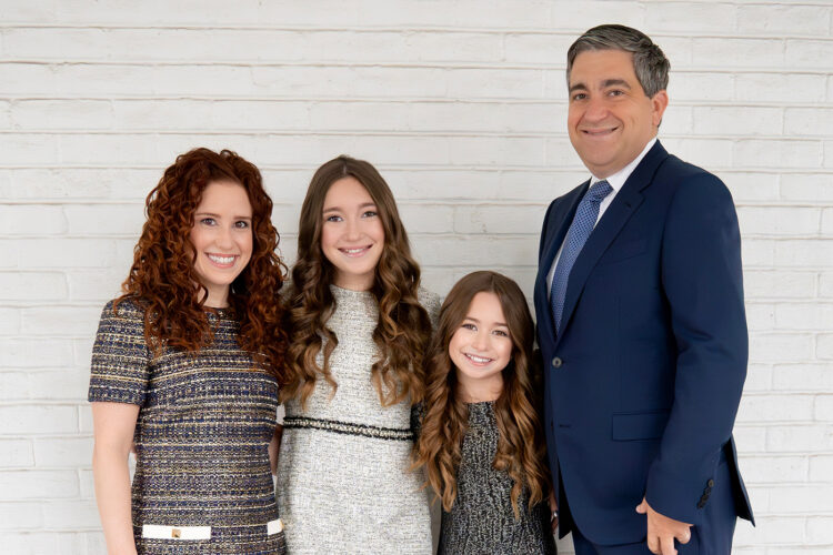 Alumni establish new undergraduate scholarship